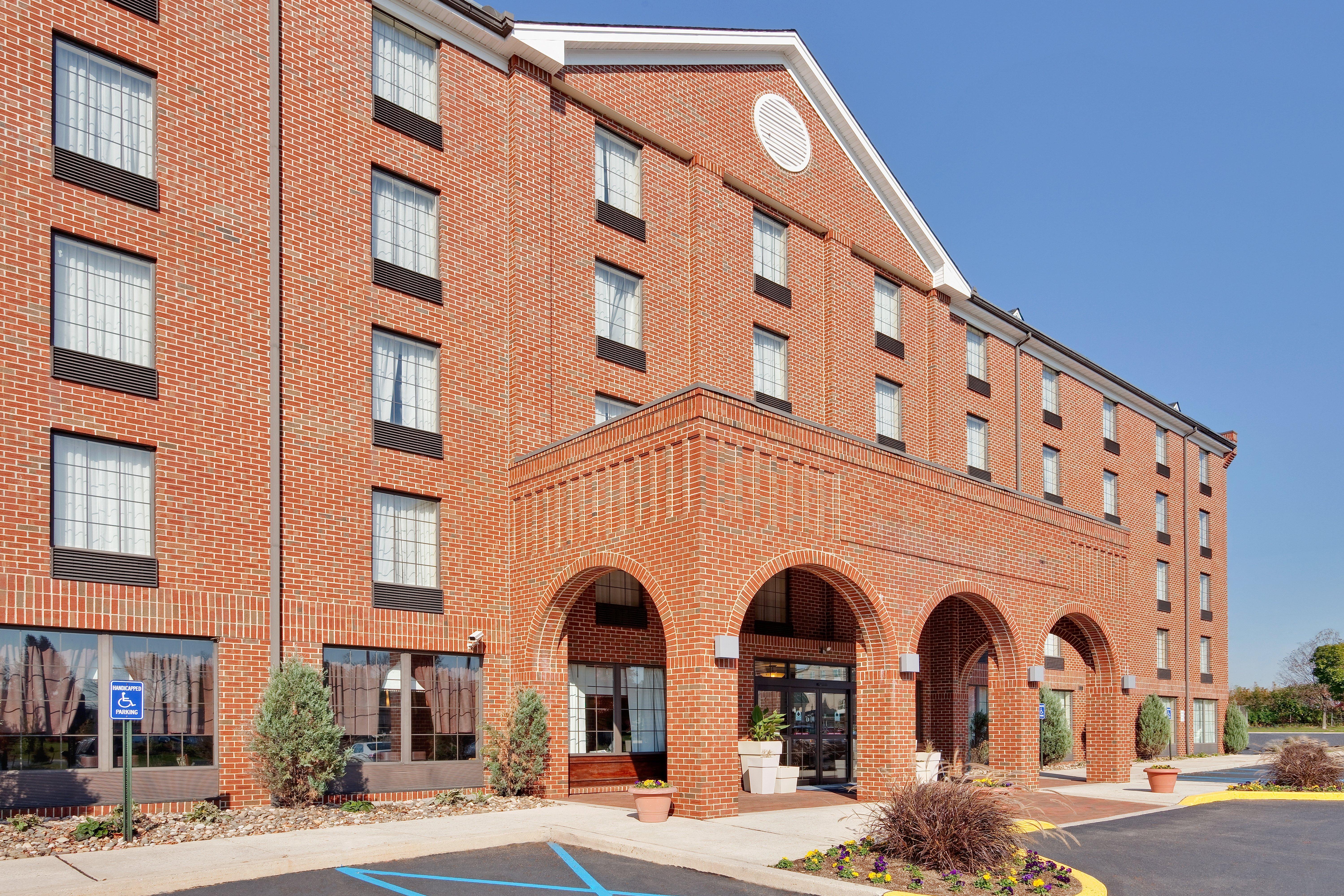 Holiday Inn Express Harrisburg East By Ihg Exterior foto