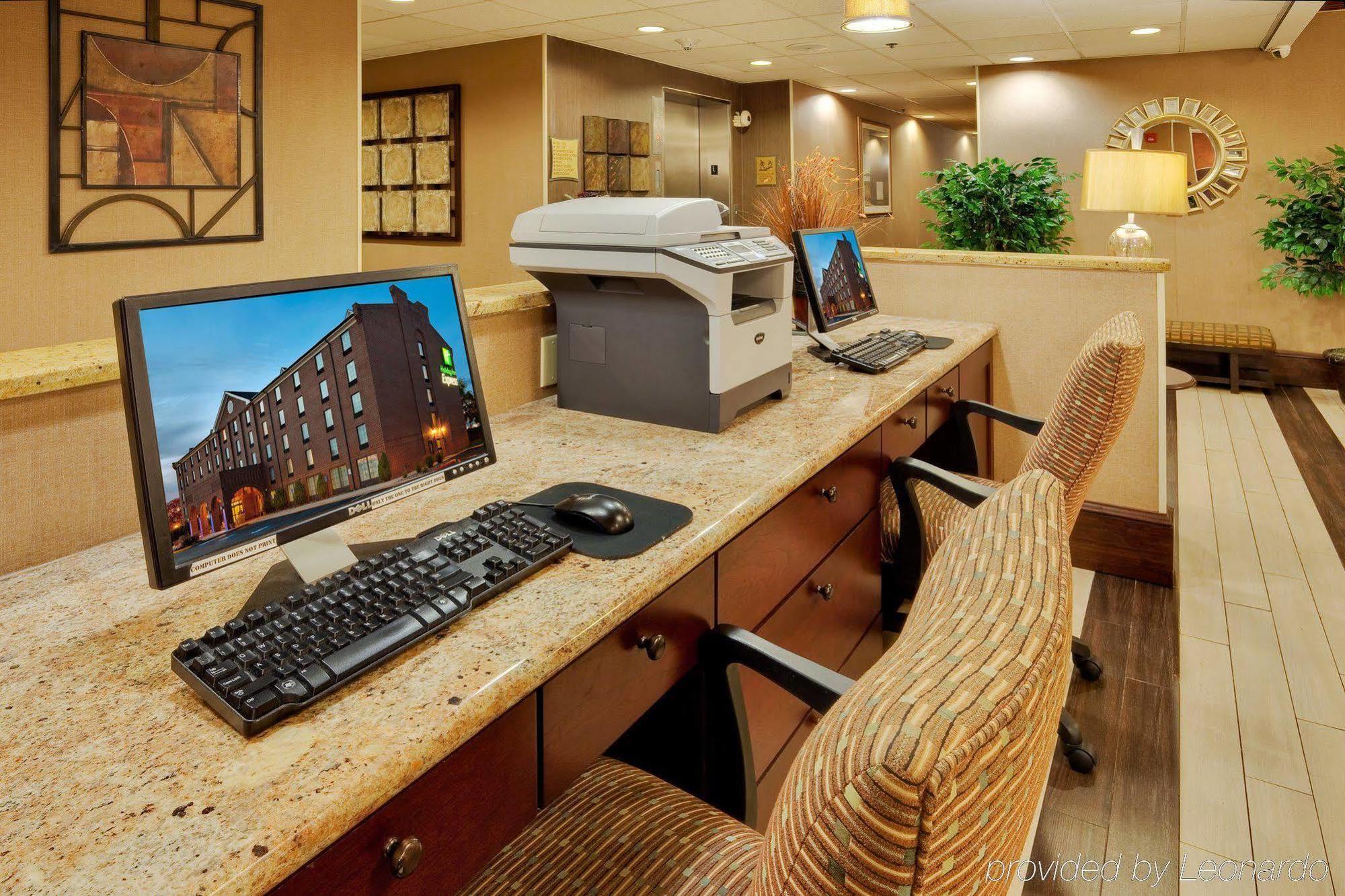 Holiday Inn Express Harrisburg East By Ihg Exterior foto